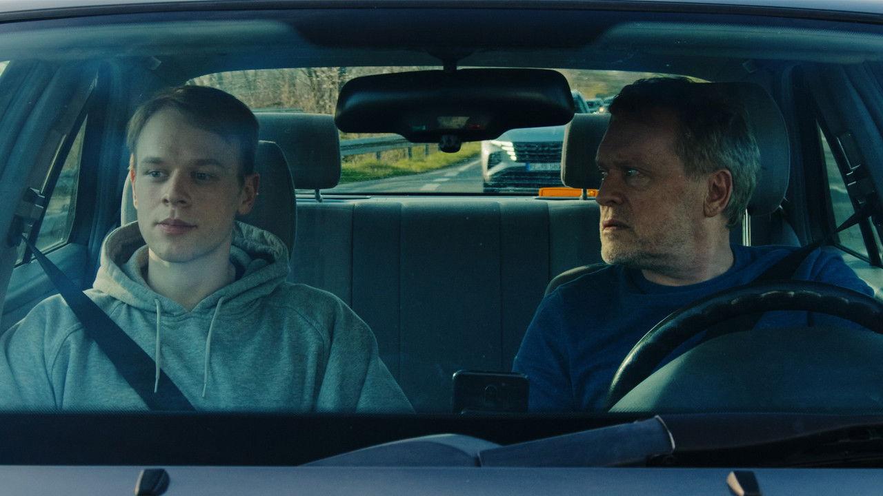 B203 Movie Screenshot 1