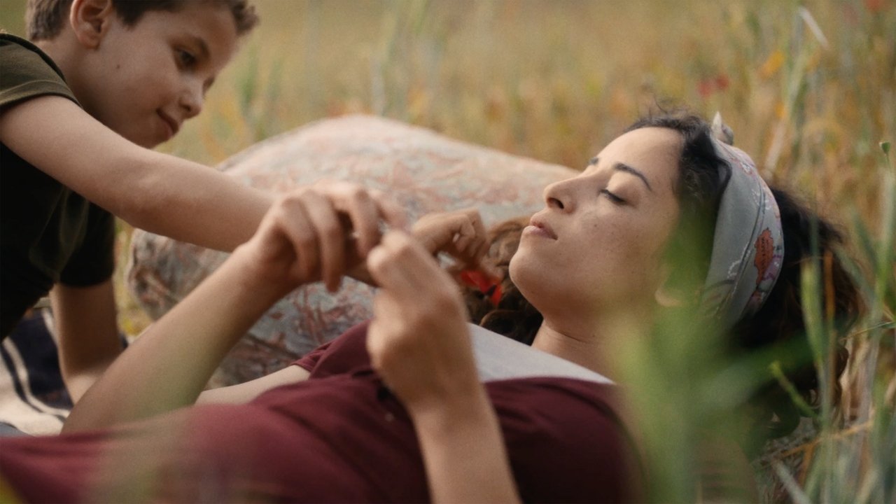 Everybody Loves Touda Movie Screenshot 1