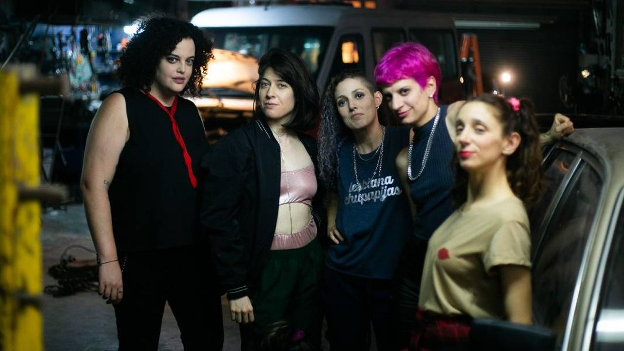 White Roses, Fall! Movie Screenshot 2