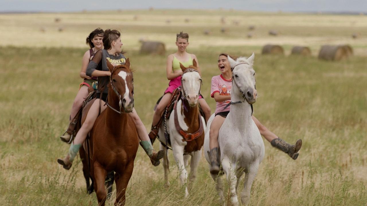 East of Wall Movie Screenshot 1