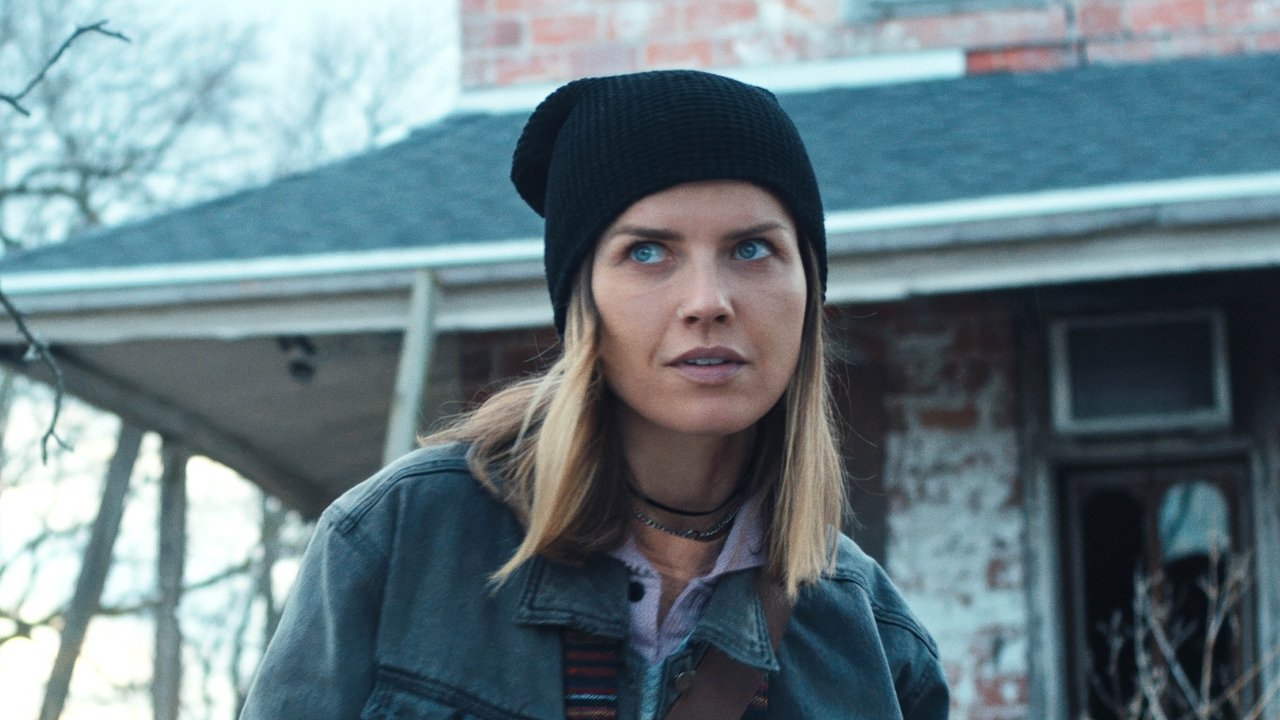 Black Mold Movie Screenshot 1