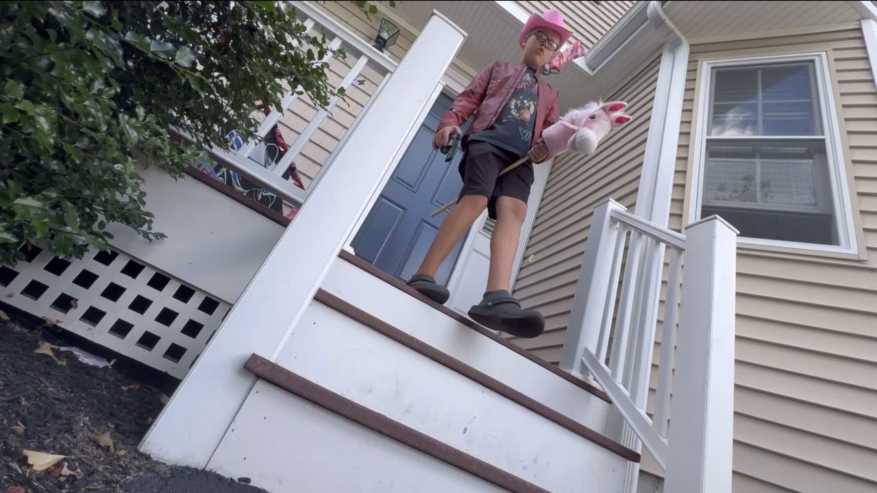 Fall Dies Movie Screenshot 1